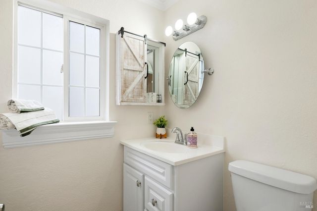 2561 Pacific St, Napa, CA 94558