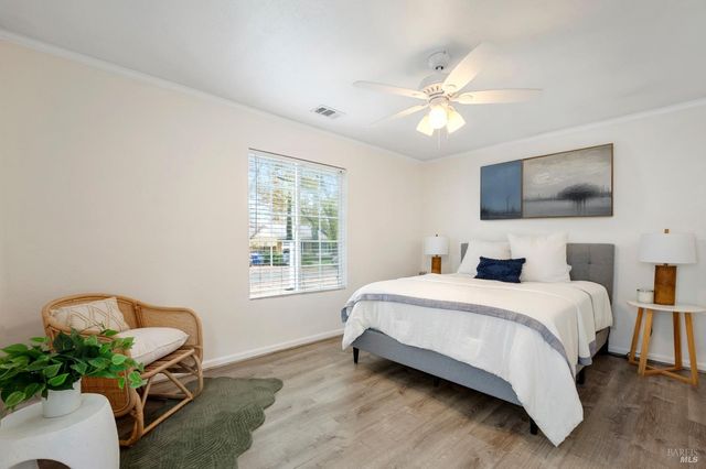 2561 Pacific St, Napa, CA 94558