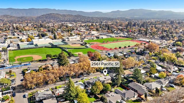 2561 Pacific St, Napa, CA 94558
