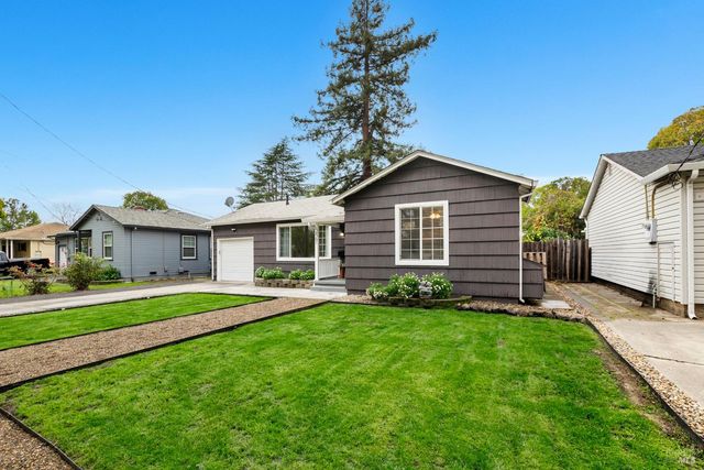 2561 Pacific St, Napa, CA 94558