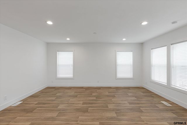 306 Paradise Terrace, Bellevue, NE 68005