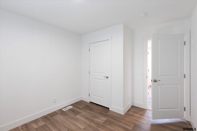 306 Paradise Terrace, Bellevue, NE 68005