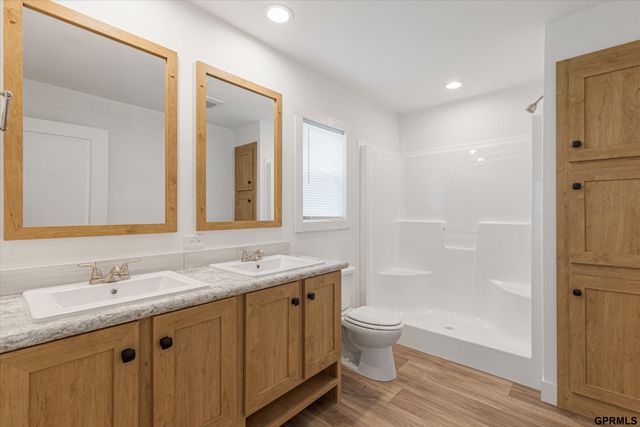 306 Paradise Terrace, Bellevue, NE 68005