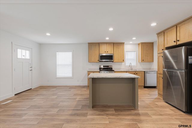 306 Paradise Terrace, Bellevue, NE 68005