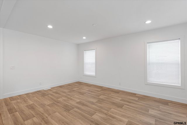 306 Paradise Terrace, Bellevue, NE 68005