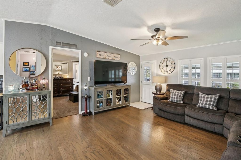 Image 6 of property listing at 358 LAKE WAY, Oldsmar, FL 34677