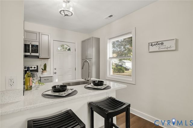 2504 Redwood Ave, Richmond, VA 23223