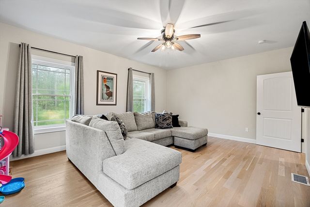 12 Tanya Lane, Brentwood, NH 03833