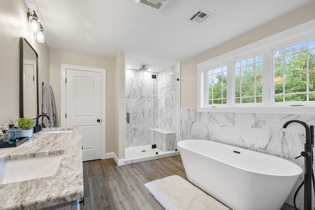 12 Tanya Lane, Brentwood, NH 03833