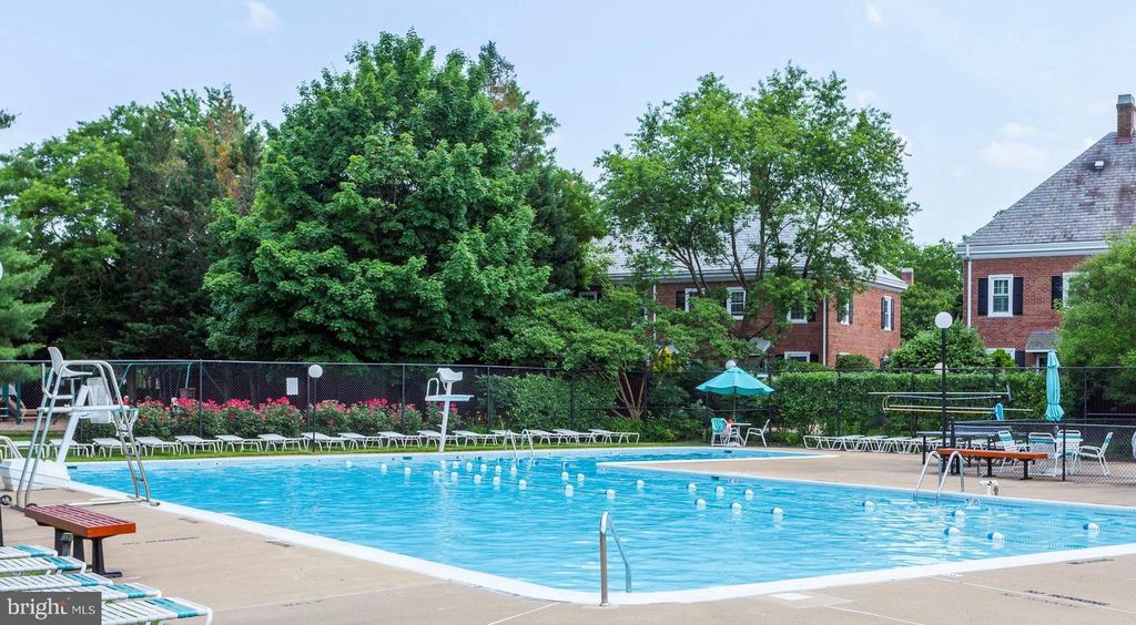 3373 S STAFFORD ST #A2, Arlington, VA 22206