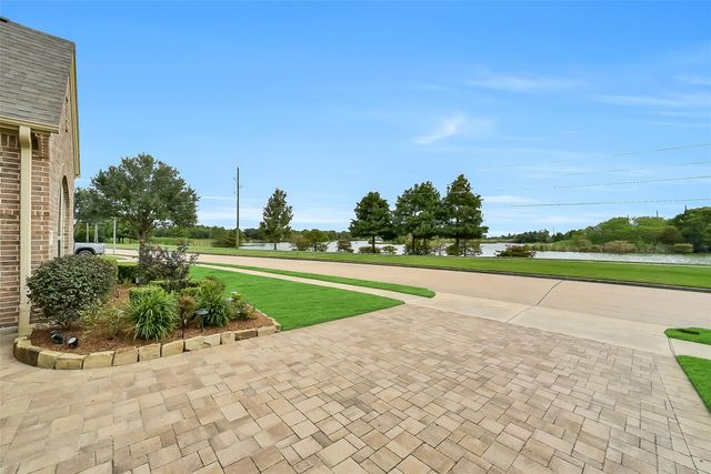 22 Cottage Glen Lane, Fulshear, TX 77441