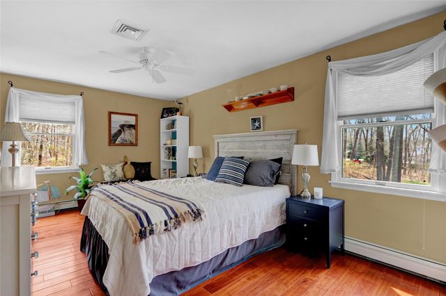 2 Cathedral Court, Middle Island, NY 11953