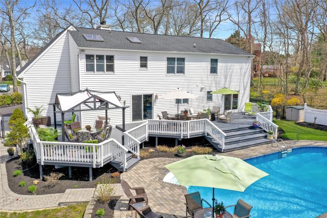 2 Cathedral Court, Middle Island, NY 11953