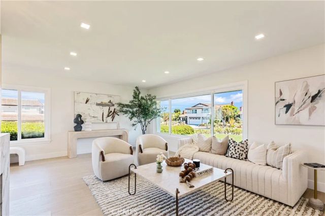 3501 Sausalito, Corona Del Mar, CA 92625