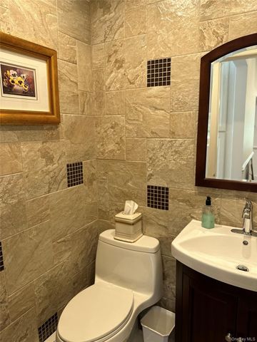 280 Terry Rd, Smithtown, NY 11787