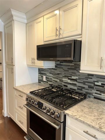 280 Terry Rd, Smithtown, NY 11787