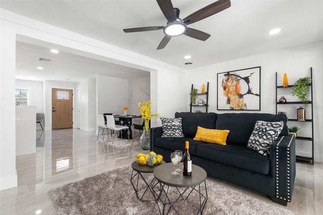 1715 DELAWARE AVENUE NE, St Petersburg, FL 33703
