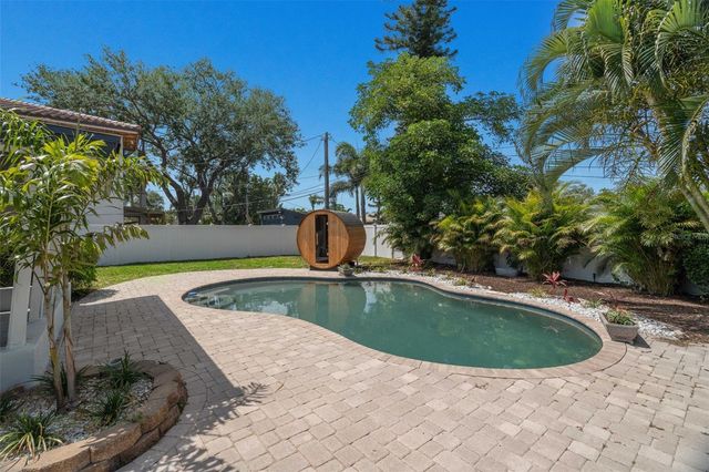 1715 DELAWARE AVENUE NE, St Petersburg, FL 33703