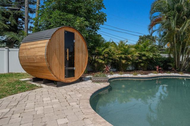 1715 DELAWARE AVENUE NE, St Petersburg, FL 33703