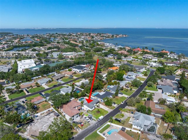 1715 DELAWARE AVENUE NE, St Petersburg, FL 33703