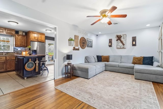 107 Lick Creek Road, Whitley City, KY 42653