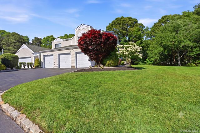129 Farm House Court 129, Manorville, NY 11949