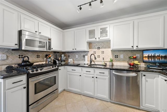 129 Farm House Court 129, Manorville, NY 11949