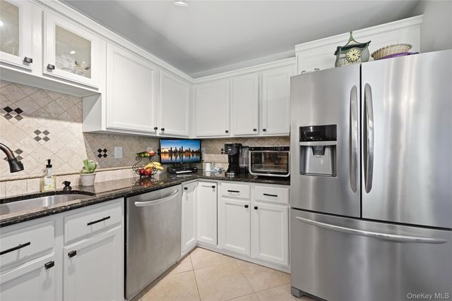 129 Farm House Court 129, Manorville, NY 11949