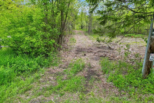 1804 SHALOM DRIVE, West Bend, WI 53090