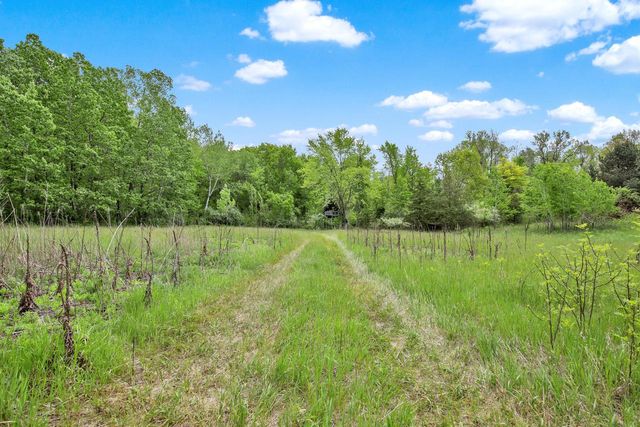 1804 SHALOM DRIVE, West Bend, WI 53090