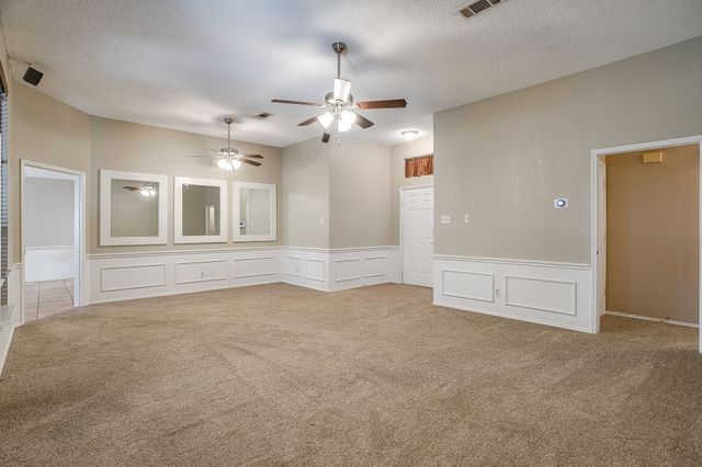 736 High Crest Drive, Azle, TX 76020