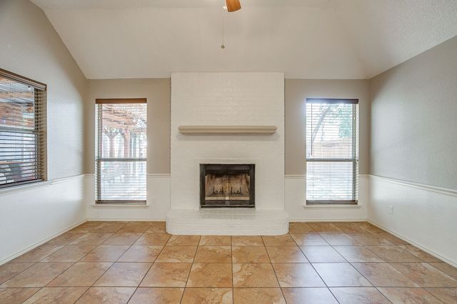 736 High Crest Drive, Azle, TX 76020