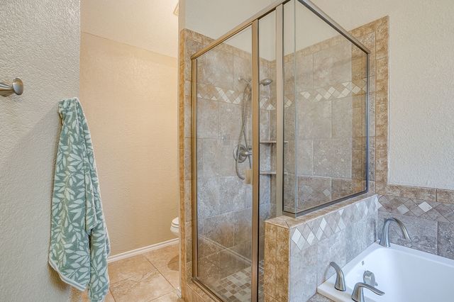 736 High Crest Drive, Azle, TX 76020