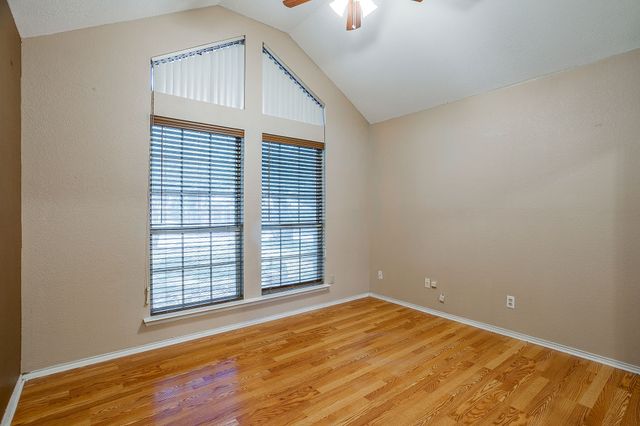 736 High Crest Drive, Azle, TX 76020