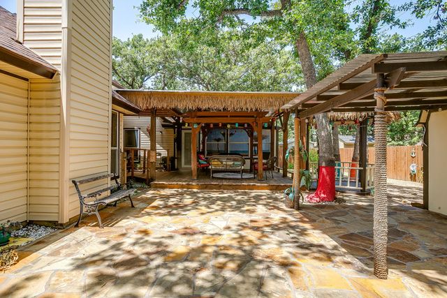 736 High Crest Drive, Azle, TX 76020