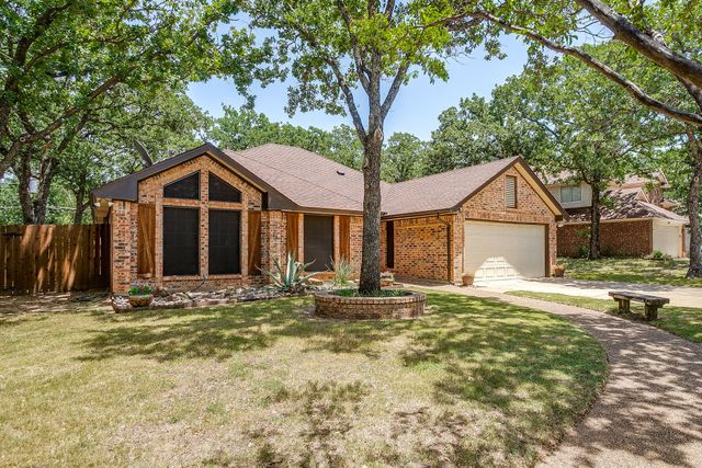 736 High Crest Drive, Azle, TX 76020