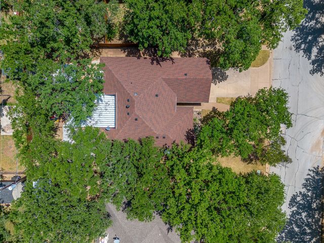 736 High Crest Drive, Azle, TX 76020