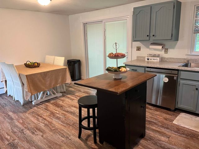 196 Tanglewood Drive, Henniker, NH 03242