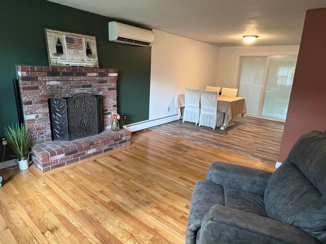 196 Tanglewood Drive, Henniker, NH 03242