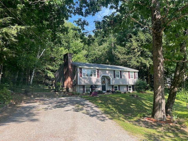 196 Tanglewood Drive, Henniker, NH 03242