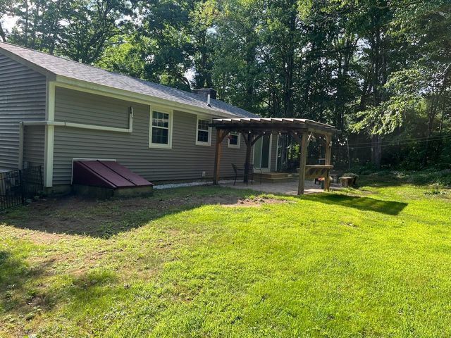 196 Tanglewood Drive, Henniker, NH 03242