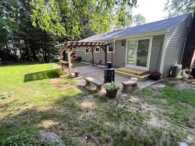 196 Tanglewood Drive, Henniker, NH 03242