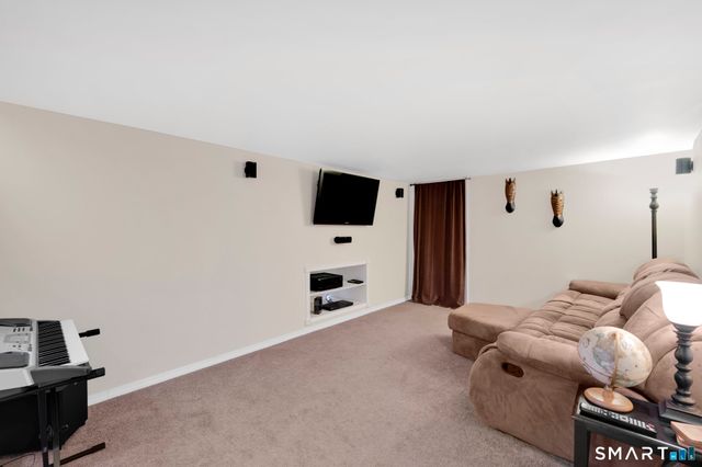 4 Gregory Road, Wallingford, CT 06492