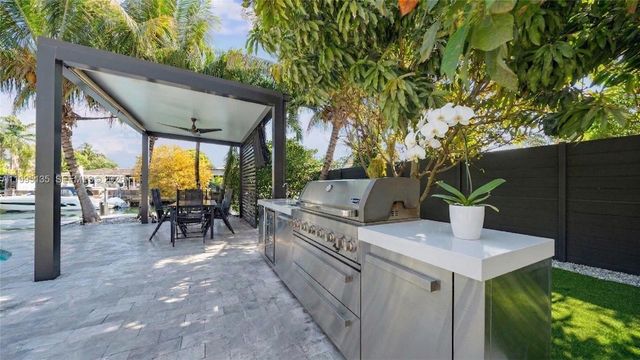 1895 NE 118th Rd, North Miami, FL 33181