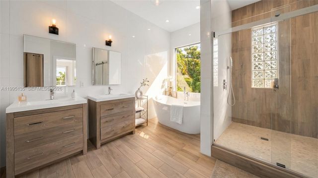 1895 NE 118th Rd, North Miami, FL 33181