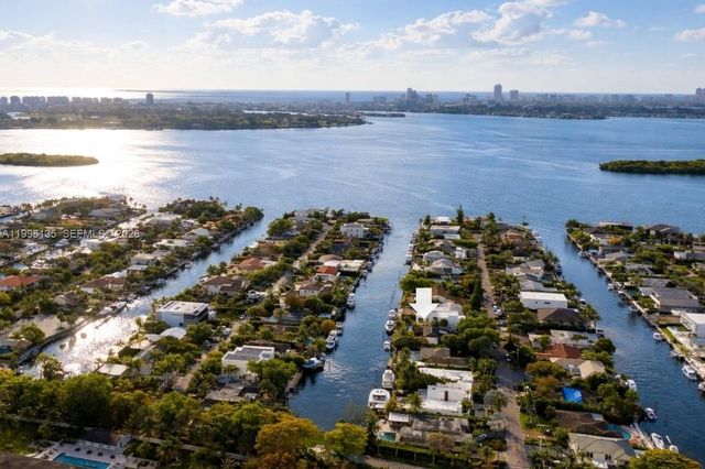 1895 NE 118th Rd, North Miami, FL 33181