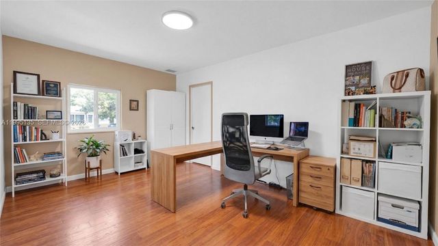 1895 NE 118th Rd, North Miami, FL 33181