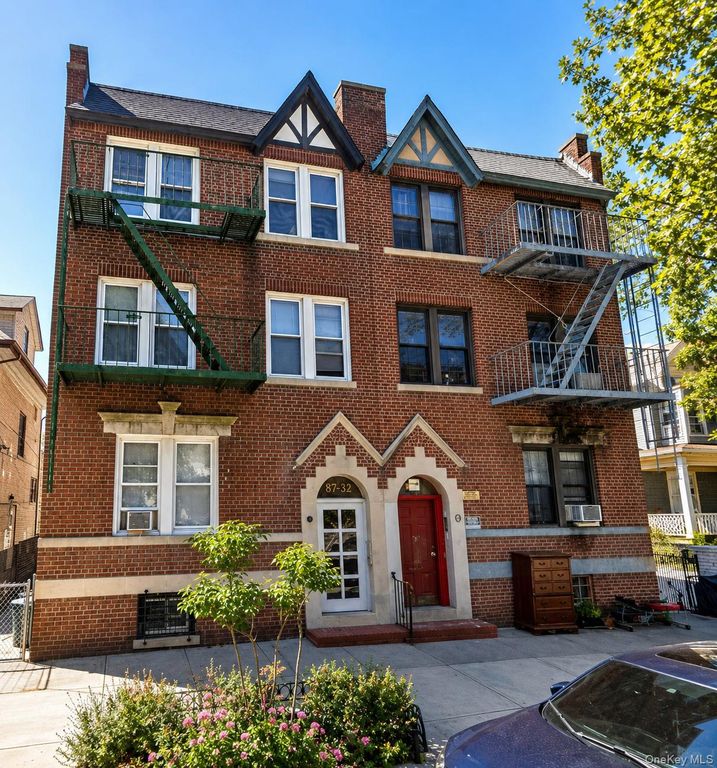 8732 114th Street, Richmond Hill, NY 11418