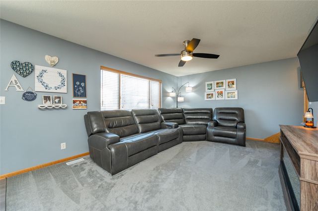 3406 E 49th Street, Des Moines, IA 50317