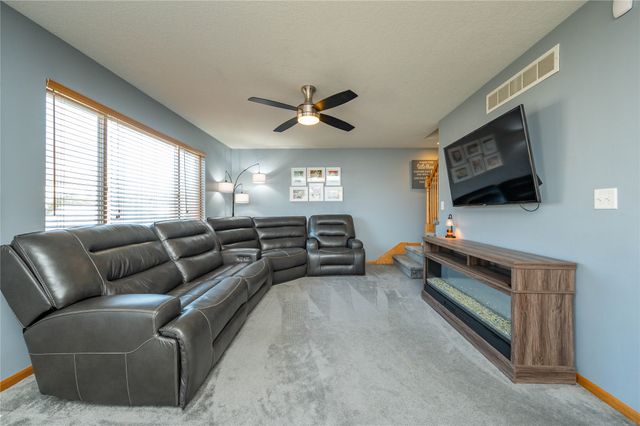 3406 E 49th Street, Des Moines, IA 50317